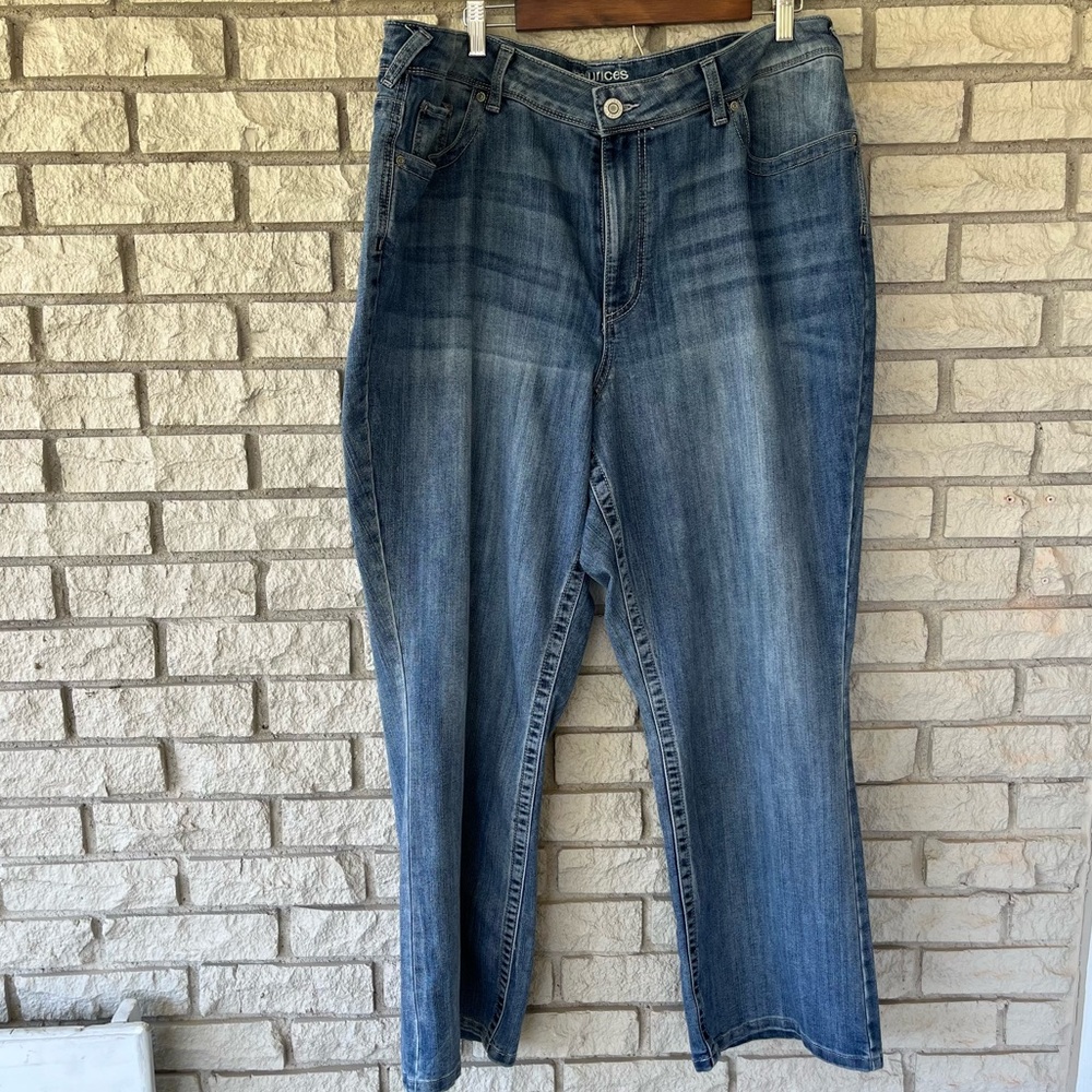 Maurices Hi-Rise Curvy Bootcut Medium Wash Jeans
Size 22W